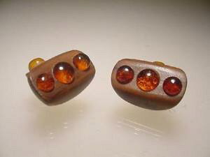 yzYANZT?@Be[W~bhZ`[GL]`bNIWJtNXvintage mid century scandinavian hand carved exotic wood honey amber cuff links