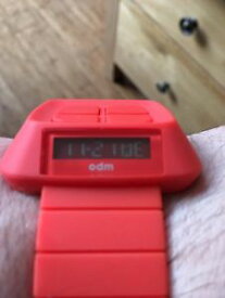 【送料無料】腕時計　ウォッチ　ダブルレッドマイケルシリコンodm joven diseado inversa doble pantalla michael lcd reloj de silicona en rojo nuevo