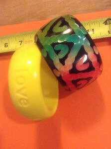 yzuXbg@ANZT?@[oCXgEXuXbgre[Wv[V~WG[A[gAACelevi strauss bracelets vintage 1972 promo melamine jewelry art 