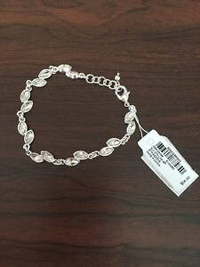 yzuXbg@ANZT?@uXbgstrikezone crystal bling bracelet nwt