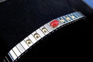 �y���������z�u���X���b�g�@�A�N�Z�T��?�@k�S�[���h�X�e�����X�X�`�[���u���X���b�gstainless steel expansion bracelet with cat eye stone and 18k gold 1780