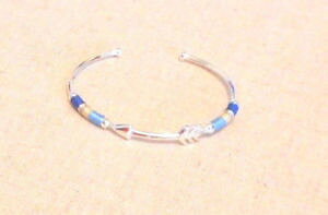 yzuXbg@ANZT?@Xehbg{CW[Vo[uXbg{bNXstella amp; dot voyager arrow silver bracelet in box