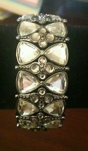 yzuXbg@ANZT?@CA\tBAIN^EBAuXbglia sophia octavia stretch bracelet