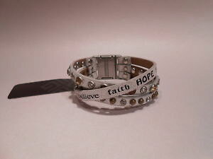 �y���������z�u���X���b�g�@�A�N�Z�T��?�@�g���I���U�[�J�t�u���X���b�ggood works make a difference lovely trio leather cuff bracelet three strands