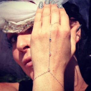 �y���������z�u���X���b�g�@�A�N�Z�T��?�@�X�^�[�����O�V���o�[�X�����t�X�L�[�N���X�^���u���X���b�gsterling silver swarovski crystal bridewedding finger bracelethand chain