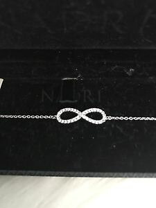 �y���������z�u���X���b�g�@�A�N�Z�T��?�@�V���o�[�u���X���b�g�N���X�}�X nadri silver tone pave embellished infinity bracelet christmas gift