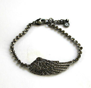 �y���������z�u���X���b�g�@�A�N�Z�T��?�@�o�g���[�E�B���\���s���[�^�[���E���h�u���X���b�gbutler and wilson pewter round crystals wings charm bracelet