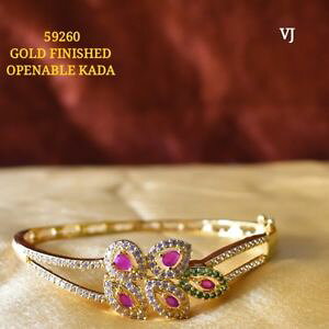 �y���������z�u���X���b�g�@�A�N�Z�T��?�@�S�[���h�I�[�v�����r�[�G�������h�u���X���b�ggold finished openable ruby emerald kada bracelet eq31962