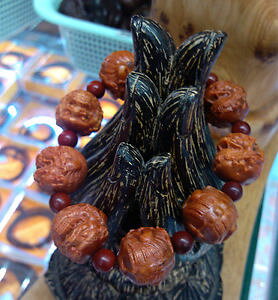 yzuXbg@ANZT?@20mm}raja kayuuXbgCI20mm mans nice natural raja kayu wood beads bracelet lion head design