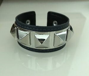 yzuXbg@ANZT?@bcbg maxazriaVo[uXbgbcbg maxazria bluesilver bracelet