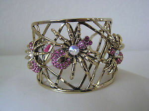 �y���������z�u���X���b�g�@�A�N�Z�T��?�@�x�b�c�B�[�W�����\���s���N�N���J�t�Xbetsey johnson creepy critter boost gold tone openwork pink crystal spider cuff