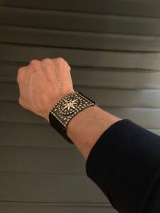 yzuXbg@ANZT?@EgqbvNX^JtXibvTCYIvVultra hip leather and crystal cuffsnaps closed 3 size options