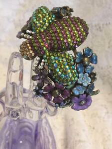 yzuXbg@ANZT?@NX^uXbgS[WXkirks folly sparkly crystal bee insect bracelet gorgeous