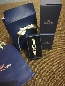 yzuXbg@ANZT?@XtXL[{bNXO[uXbgswarovski exist grey leather bracelet in box 18cm