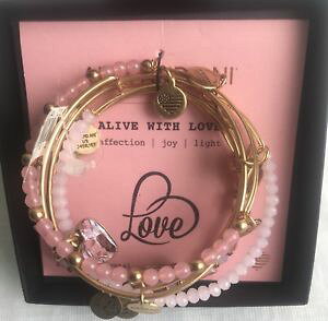 yzuXbg@ANZT?@AbNXJ[h{bNXuXbgnwt alex and ani alive with love set of 5 gold bracelets with card and box