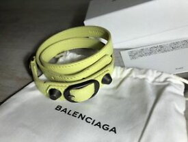 【送料無料】ブレスレット　アクセサリ—　トリプルツアーブレスレットダークトーンサイズタグブランドbalenciaga triple tour leather bracelet dark tone size m brand with tags