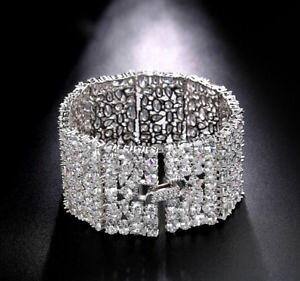 yzuXbg@ANZT?@kzCgS[huXbgXtXL[NX^fUCi[18k white gold bracelet made w swarovski crystal pave stone designer jewelry