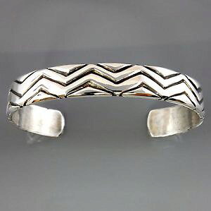 �y���������z�u���X���b�g�@�A�N�Z�T��?�@�X�^�[�����O�J�t�X�u���X���b�gsterling silver handcrafted modern cuff bracelet signed