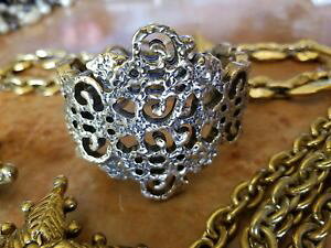 yzuXbg@ANZT?@fUCi[qWJtuXbgsigned auth vtg oscar de la renta dramatic runway designer hinged cuff bracelet