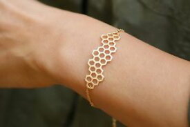 【送料無料】ブレスレット　アクセサリ—　バッグローズハチミツバチマルハチバチブレスレットsilver, rose or gold plated honeycomb beehive bumblebee bracelet in gift bagbox