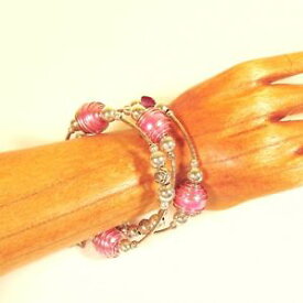 【送料無料】ブレスレット　アクセサリ—　ピンクグラスラップコイルhot pink glass pearl shell silver tone charm handmade wrap coil bracelet