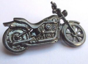 �y���������z�u���X���b�g�@�A�N�Z�T��?�@�u���[�`���g���I�[�g�o�C�G���{�X�V���o�[�u���[�` listingsmall brooch retro fun motorcycle embossed silver coloured brooch brosch 2406
