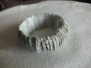 yzuXbg@ANZT?@uXbgzCgO[uEVFXgb`VFCvbeautiful stretch bracelet white greens brown shell shapes 1 wide unique