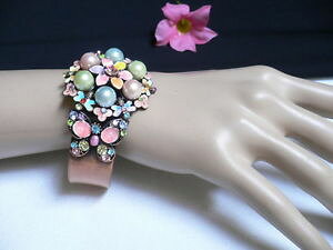 �y���������z�u���X���b�g�@�A�N�Z�T��?�@fun women metal cuff bracelet pink blue greenbead flowers butterfly pearl beadsfun women metal cuff bracelet pink blue gre