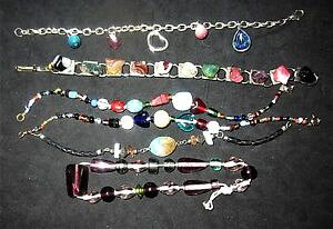 yzuXbg@ANZT?@}`J[KXr[YuXbgvXr[Ybglot of 5 multicolor glass and natural stone beaded bracelets plus stringed beads