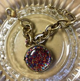 【送料無料】ブレスレット　アクセサリ—　ファンラウンドカボションブレスレット multicolored glitter fanatic round cabochon gold statement bracelet
