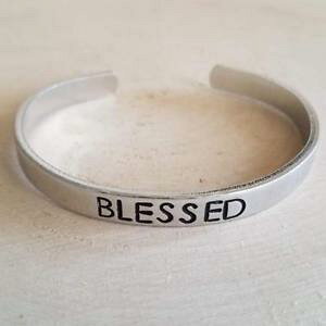 �y���������z�u���X���b�g�@�A�N�Z�T��?�@�u���X���b�g�}���g���J�texpressions bracelets blessed mantra cuff