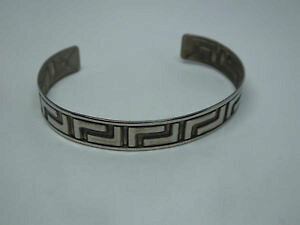 yzuXbg@ANZT?@JtuXbgVo[g[eNX`Chbeautiful cuff bracelet silver tone texture 12 wide 2 12 across inside nice