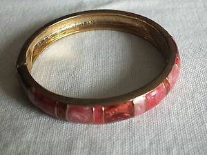 【送料無料】ブレスレット アクセサリ? クランプブレスレットピンクエナメル2 38 x 38 nicebeautiful clamp bracelet gold tone red pink marbled enamel 2 38 x 38 nice