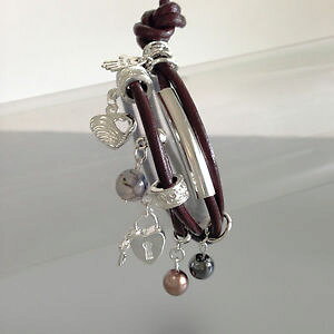 �y���������z�C�^���A���@�u���X���b�g�@�u���X���b�g�A���W�F���g�u���E��bracelet lien cuir breloques argent marron