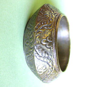 �y���������z�C�^���A���@�u���X���b�g�@���^���u���X���b�g1781 bracelet rigide en metal argente embouti