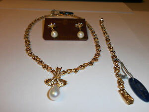 yzC^A@uXbg@RNV\[[lbNXuXbgZbgla collezione attwood attwood amp; sawyer collana, braccialetto amp; aimicci set