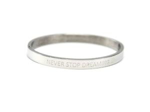 �y���������z�C�^���A���@�u���X���b�g�@�u���X���b�g���b�Z�[�Wbc2047f bracelet jonc acier argent avec message never stop dreaming