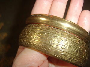 yzC^A@uXbg@qbs[AeB[NuXbgXbv2 hippy ottone antico old gold in metallo inciso floreale plain slip on metal braccialetti