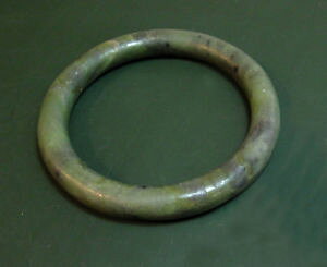 �y���������z�C�^���A���@�u���X���b�g�@�J�t�������W��molto bella et jadebracciale foresta verde melange * circa * 46 g nephrit