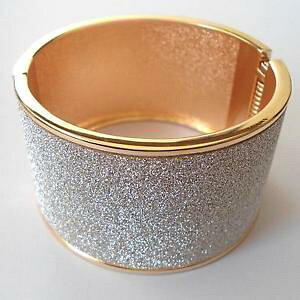 yzC^A@uXbg@JtWbhzCgsNS[hbracciale donna rigido alla schiava c oro rosa con brillantini bianchi 131 j