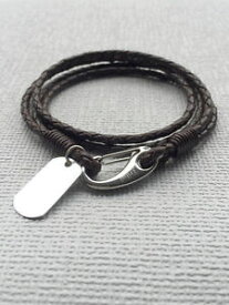 【送料無料】メンズブレスレット　パーソナライズスターリングシルバータグブレスレットpersonalised leather bracelet with sterling silver dog tag engraved gift
