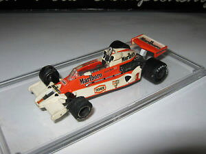 【送料無料】模型車 スポーツカー 143マクラレンフォードm26 jハントショーケース1977edai143 mclaren ford m26 j hunt 1977 edai grip car in showcase