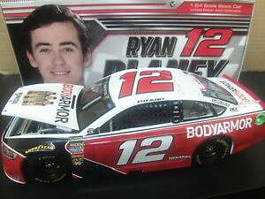 yz͌^ԁ@X|[cJ[@CAyXt[WX^[GiW[Jbvryan blaney 2018 bodyarmor 12 penske fusion 124 nascar monster energy cup