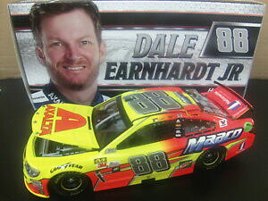 yz͌^ԁ@X|[cJ[@fCA[n[gWjAV{[X^[GiW[Jbvdale earnhardt jr 2017 axalta maaco chevy 124 nascar monster energy cup