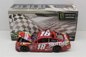 yz͌^ԁ@X|[cJ[@[XXP[kyle busch 18 2018 skittles bristol raced win 124 scale free shipping