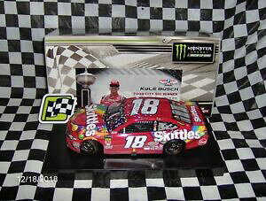 yz͌^ԁ@X|[cJ[@JCubVuXg2018 kyle busch 18 skittles bristol win 124th
