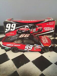 yz͌^ԁ@X|[cJ[@J[Gh[Y1242005_CJXgAg^carl edwards custom 124 scale 2005 atlanta win diecast