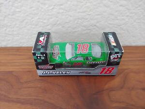 �y���������z�͌^�ԁ@�X�|�[�c�J�[�@���A�N�V�����s�b�g�_�C�J�X�g2007 18 jj yeley interstate batteries 164 ma action pit stop diecast mip