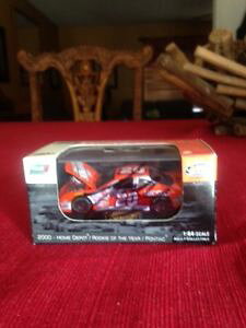 yz͌^ԁ@X|[cJ[@gj[X`A[gz[f|revell tony stewart home depot rookie of the year 2000 signed 164