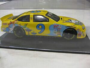 yz͌^ԁ@X|[cJ[@nascar9WF[ih[lbg[N124_CJXgxnascar 9 jerry nadeau signed cartoon network taurus 124 scale diecast revell